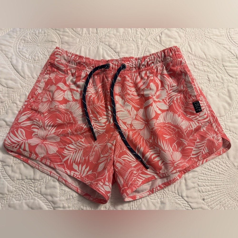 Salt Life Coral Floral Women's Athletic Shorts
